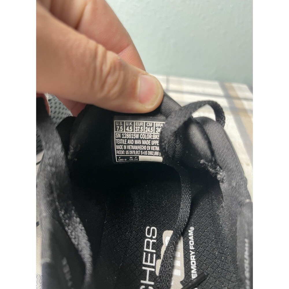 MINTY! Skechers Women's Slip-Ins Go Run Consistent 2.0 Shoe Black/White Size 7.5 - Picture 9 of 9